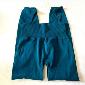 NWOT Free People Good Karma leggings, size XS/S, dark teal